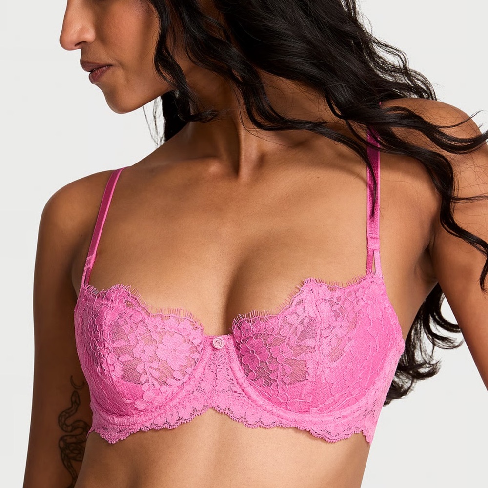 Victoria's Secret Dream Angels Pink Lace Underwire Bra